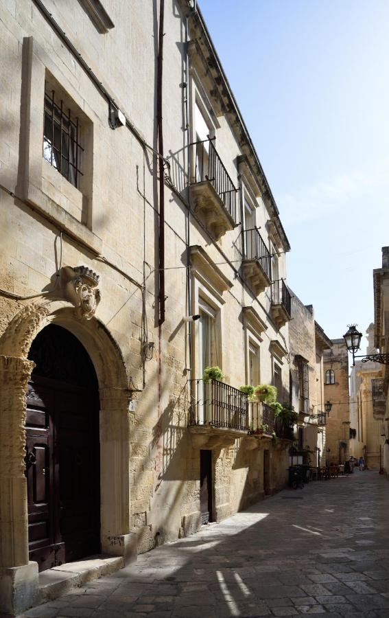 レッチェPalazzo Rudiae -Duomoアパートメント エクステリア 写真